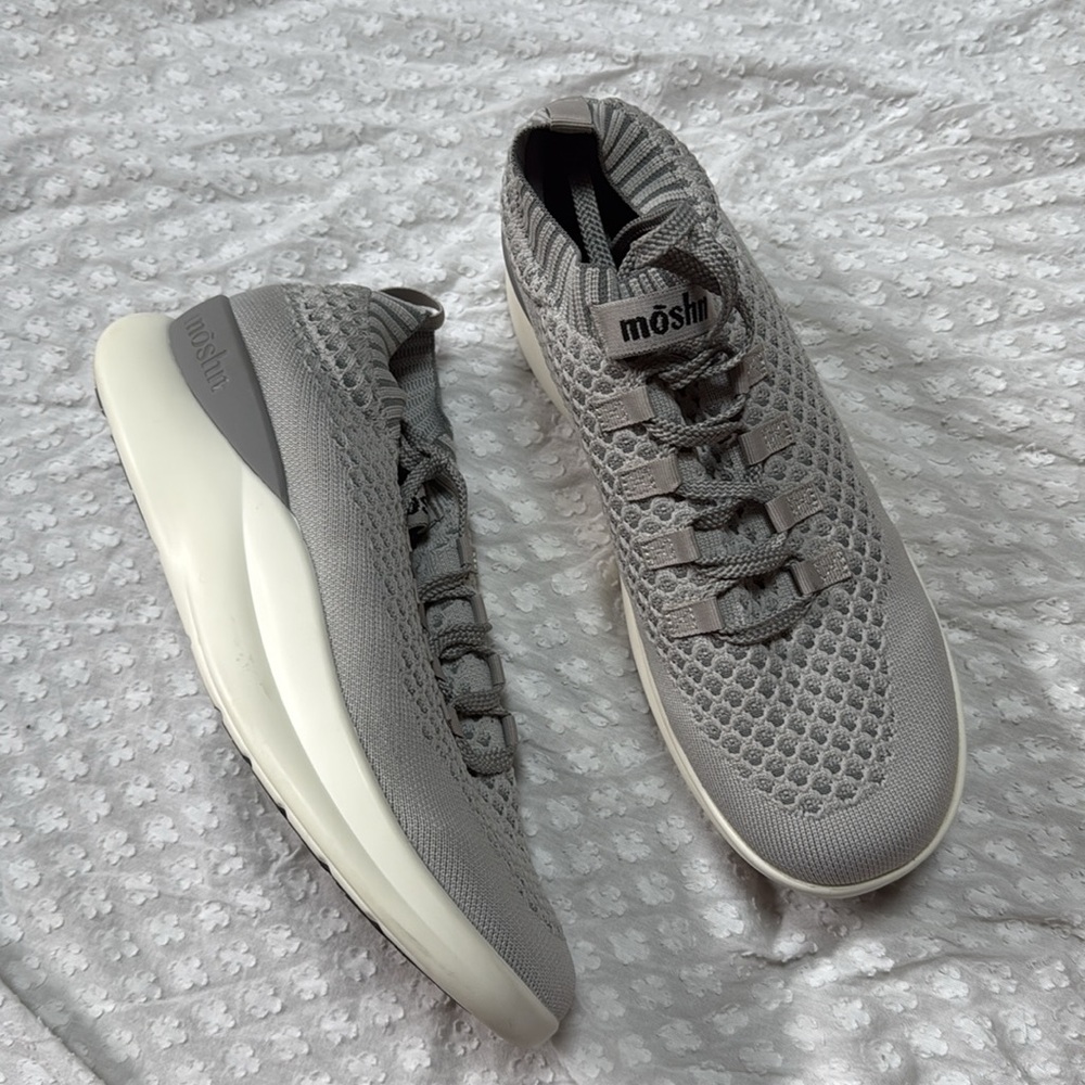 Moshn Washable Knit Vigor Recovery Sneakers 9M
